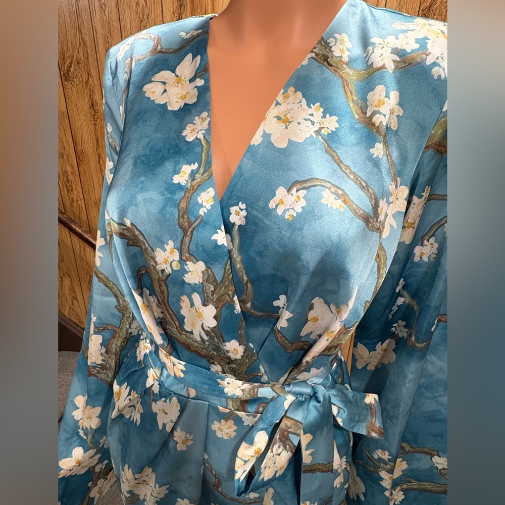 Satin kimono robe,Marciano by Guess Floral print wrap dress - Picture 3 of 7